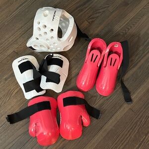 Pink and White Child’s size sparring gear, protective Martial Arts Gear Set EUC